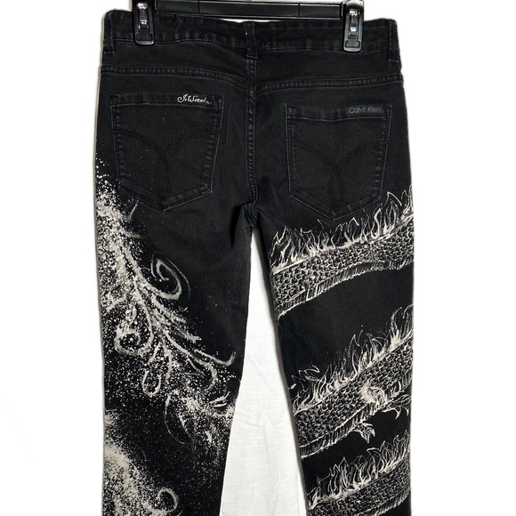 Hand-Painted Dragon Jeans - Picture 2 of 9